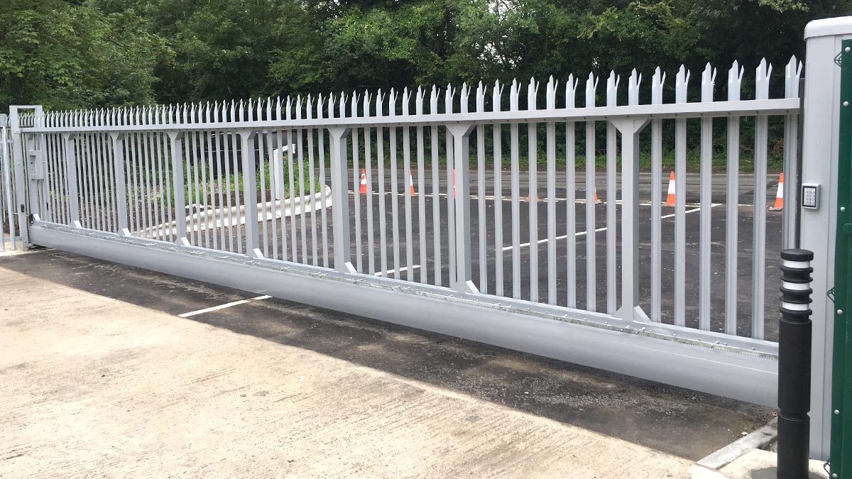 Palisade cantilever sliding security gate and fencing, Micheldever
