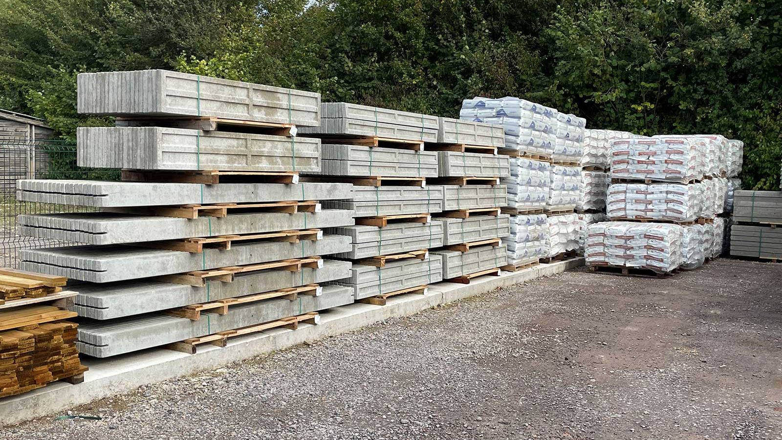 Concrete posts, gravel boards, and cement mixes in stock at our Winchester yard